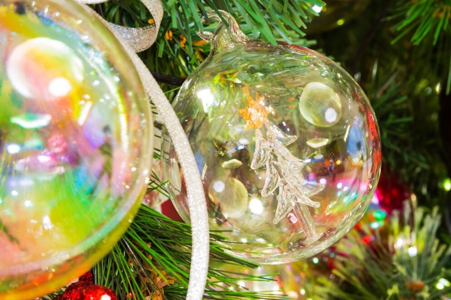 Bolas de pinheiro como ideia de decoração de Natal