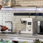 Trilho de energia em cozinha