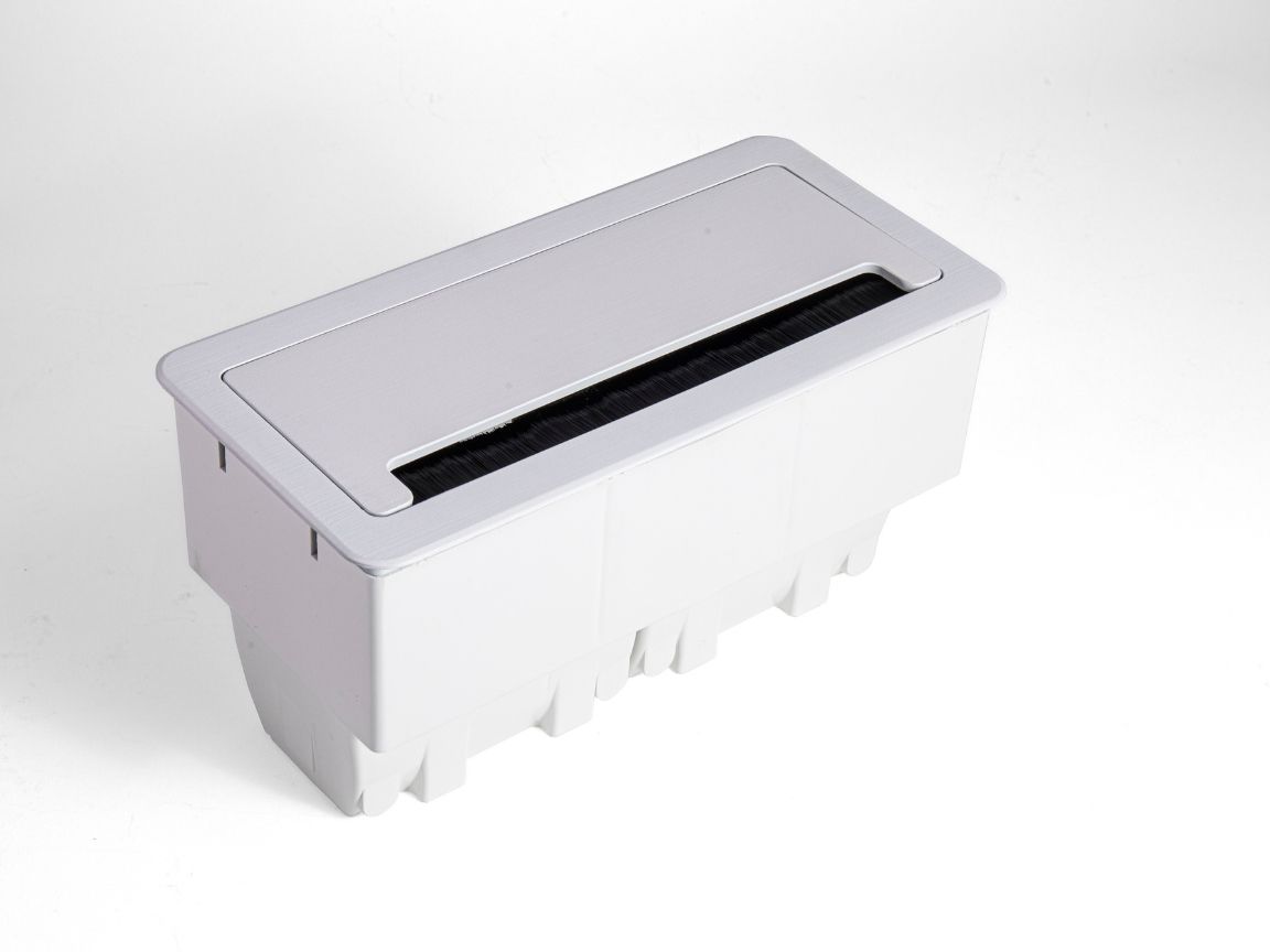 Caixa de Tomada de Mesa Office Job Branca por fora da QTMOV Prime